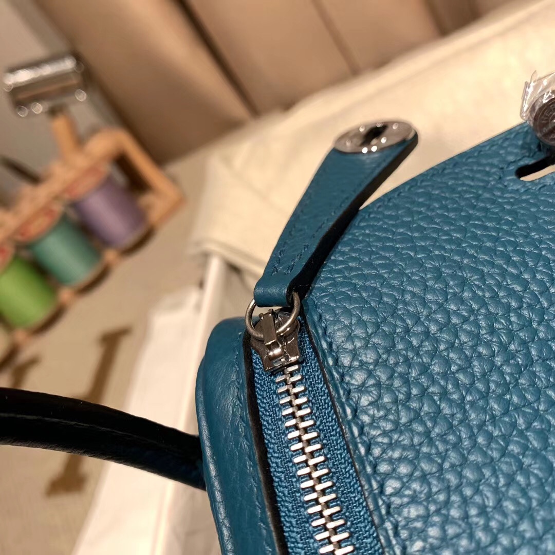 에르메스 미니 린디백19 블루드프루스 은장 끌레망스 가죽